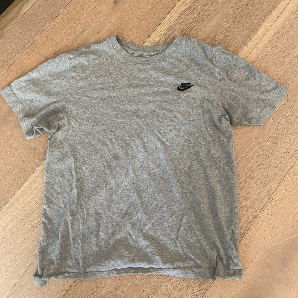 Nike tee